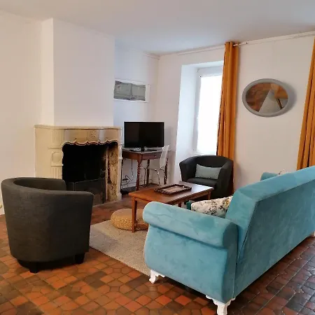 Maison En * La Rochelle (Charente-Maritime)